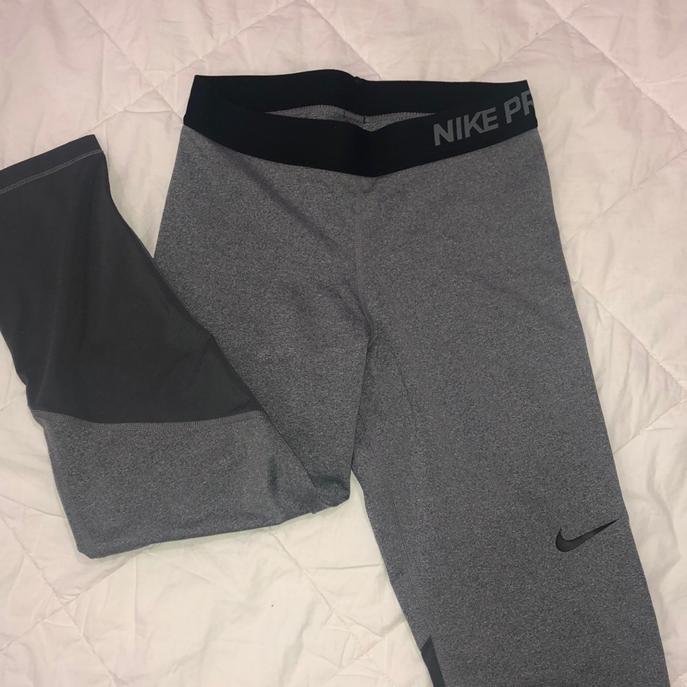 Nike NWOT Crop workout pants